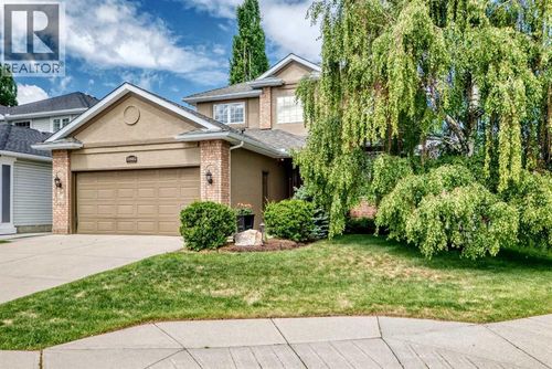 10882 Valley Ridge Dr Nw, Calgary, AB, T3B5R1 | Card Image