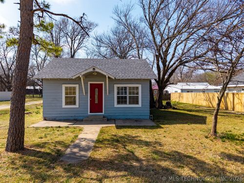 819 N Oak Ave, Ada, OK, 74820-1229 | Card Image