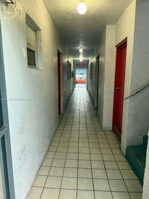 5-4495 Nw 9th Street, Miami, FL, 33126 | Card Image