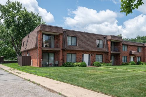 apt-34-5703 Golden Ct Ne, Cedar Rapids, IA, 52402-1355 | Card Image