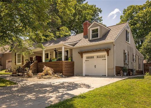 5608 Nall Ave, Roeland Park, KS, 66202-1940 | Card Image