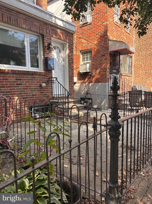 815 Tasker St, PHILADELPHIA, PA, 19148-1239 | Card Image