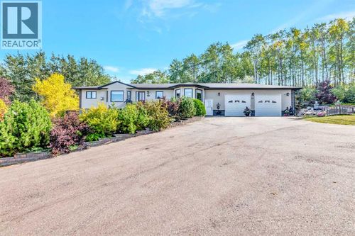 317 6 Ave, Paradise Hill, SK, S0M2G0 | Card Image