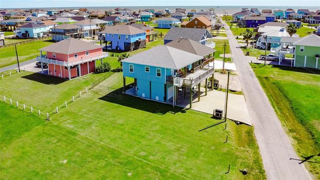978 Seadrift Dr, House other with 3 bedrooms, 2 bathrooms and null parking in Crystal Beach TX | Image 38