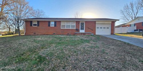 7933 Ewing Rd, Powell, TN, 37849 | Card Image
