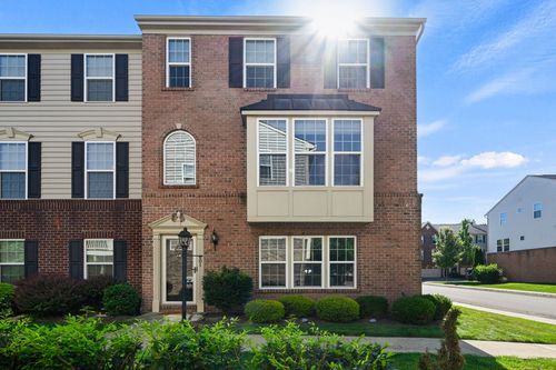 601 Pointe View Dr, Mars, PA, 16046-8907 | Card Image