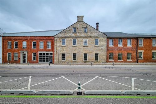 105-64 Hatt St, Dundas, ON, L9H7T6 | Card Image