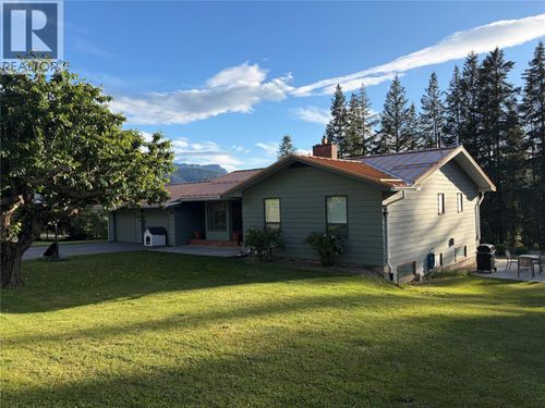 5851 20 Ave Ne, Salmon Arm, BC, V1E1Y4 | Card Image