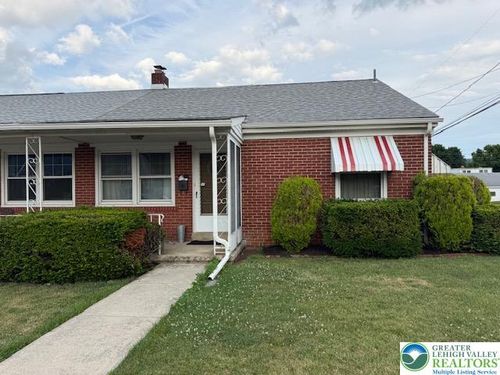 4 E Berger St, Emmaus, PA, 18049-2806 | Card Image