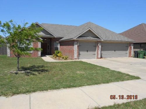 3004 N 17th St, Rogers, AR, 72756-2204 | Card Image