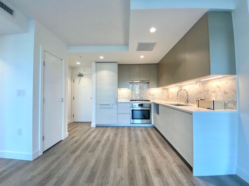 5xx-8181 Chester Street, Vancouver, BC, V5X0J9 | Card Image