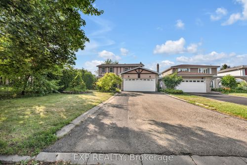 3 Jerome Cres, Brampton, ON, L6S2G9 | Card Image