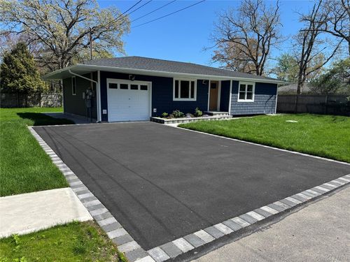 9 Henry St, Wyandanch, NY, 11798-3408 | Card Image