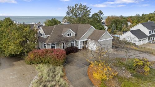 51111 Main Dr, New Buffalo, MI, 49117-8984 | Card Image