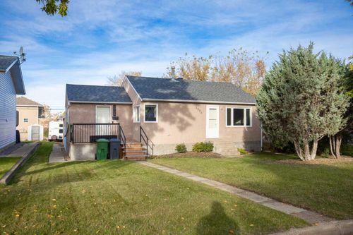 3908 45a St, Ponoka, AB, T4J1B6 | Card Image