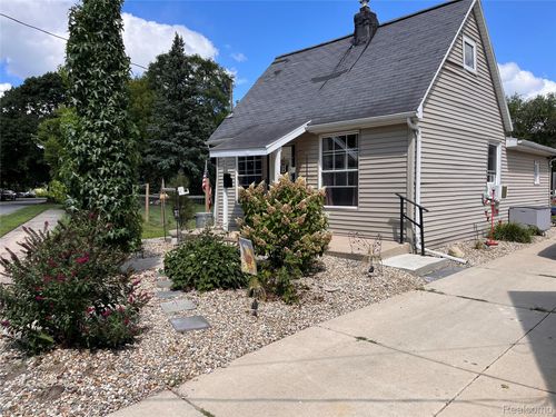2308 Rheamount Ave, Lansing, MI, 48906-4232 | Card Image