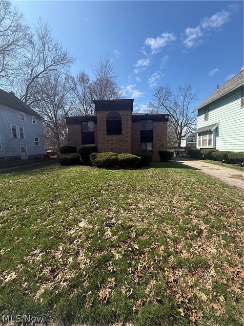 658 Sumner St, Akron, OH, 44311-1658 | Card Image