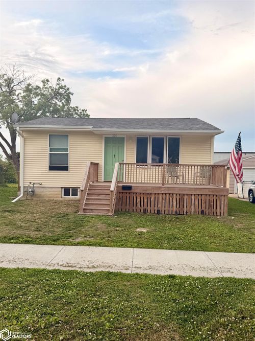 220 12th St Se, Mason City, IA, 50401-5836 | Card Image