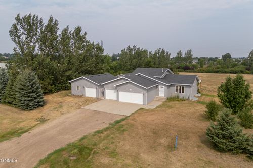 8431 Sage Drive, Bismarck, ND, 58503 | Card Image