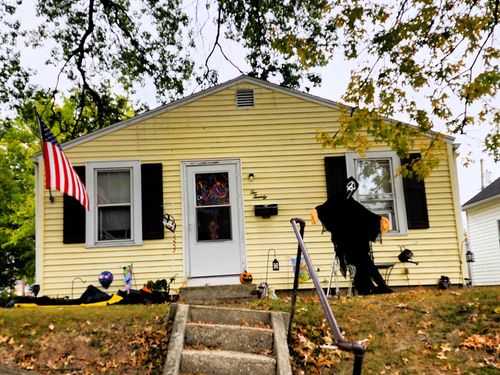 220 N Augustus St, Saint Marys, OH, 45885-2002 | Card Image