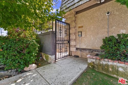 apt-18-558 Evergreen St, Inglewood, CA, 90302-7017 | Card Image