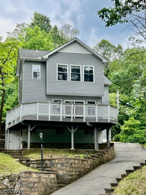 424 Lakeside Blvd, Hopatcong, NJ, 07843-1622 | Card Image