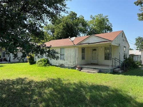 7704 Longfield Dr, White Settlement, TX, 76108-3235 | Card Image