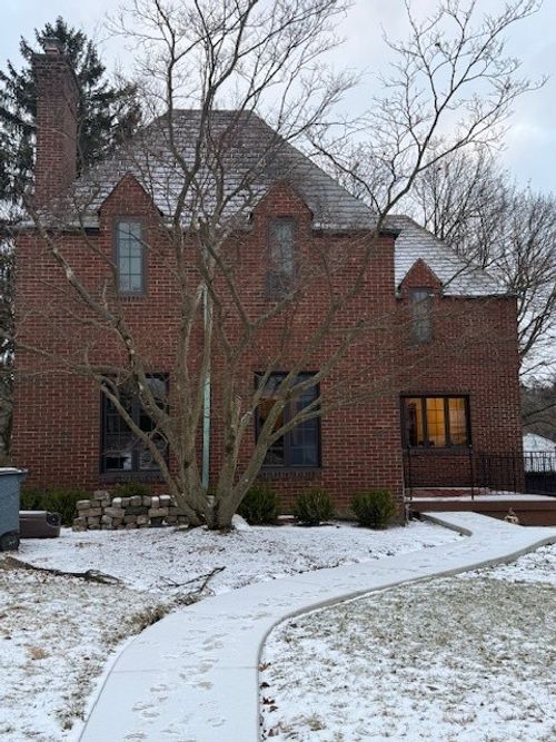 261 Cedar Blvd, Mt. Lebanon, PA, 15228-1315 | Card Image