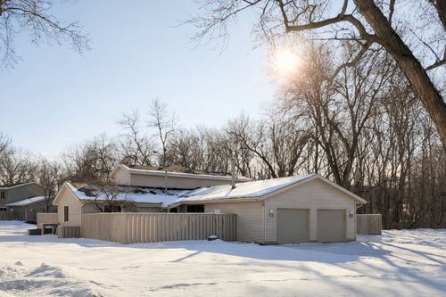1008 Carmel Ct, Shoreview, MN, 55126-5880 | Card Image