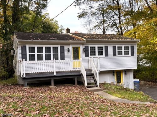 39 Brookwood Dr, Stanhope, NJ, 07874-3209 | Card Image