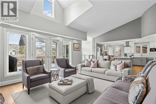 3-3230 New St, Burlington, ON, L7N1M8 | Card Image