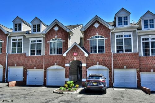 12 De Bruyle Ct, Hawthorne, NJ, 07506-2261 | Card Image