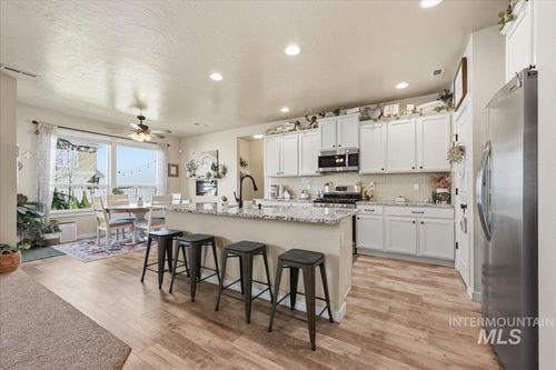 13314 Bloomfield Dr, Caldwell, ID, 83607-5415 | Card Image