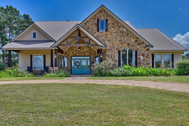 Welcoming Front View of Home | Image 31