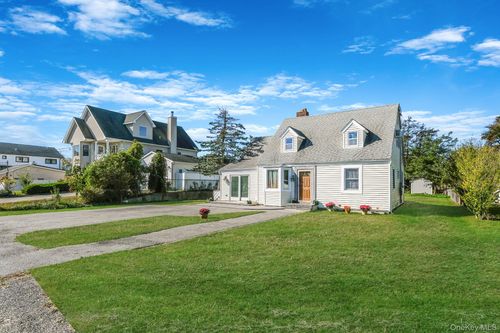 404 Vanderbilt Blvd, Oakdale, NY, 11769-2038 | Card Image