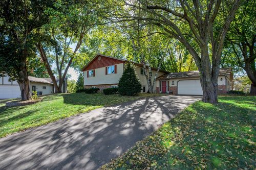 10521 Lake Fall Dr, Eden Prairie, MN, 55347-2031 | Card Image