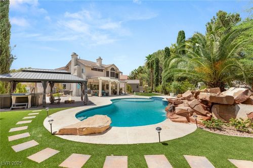 9700 Falling Star Ave, Las Vegas, NV, 89117-0671 | Card Image