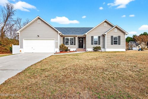 136 Camellia Creek Dr, Richlands, NC, 28574-7417 | Card Image
