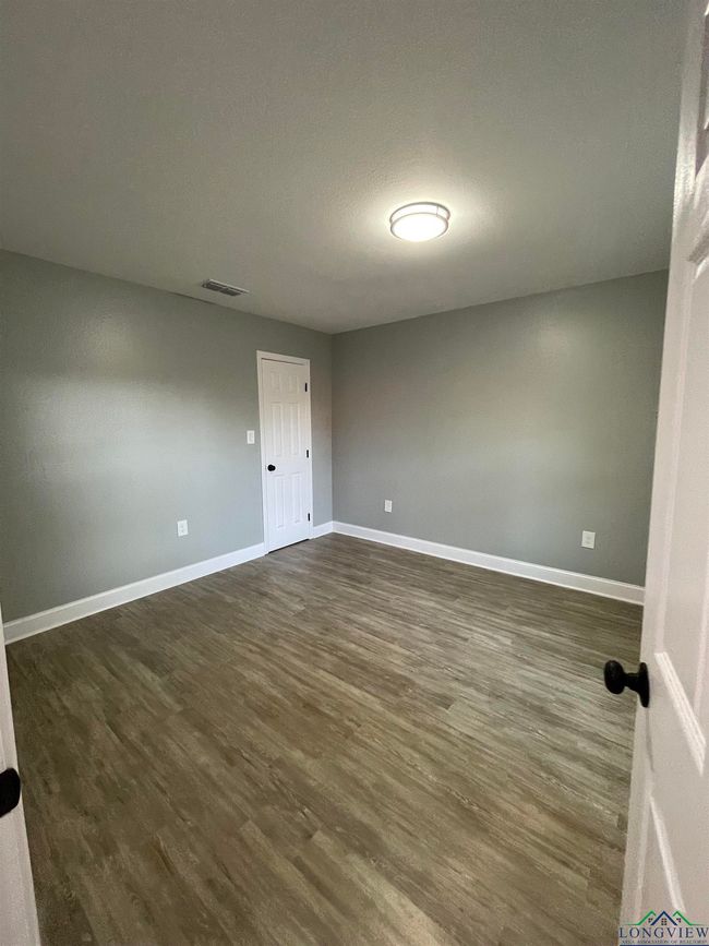 220 E Myrle Ave, House other with 3 bedrooms, 2 bathrooms and null parking in Longview TX | Image 6