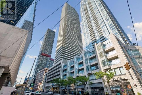 3905-2221 Yonge Street, Toronto (Mount Pleasant West), ON, M4S2B4 | Card Image