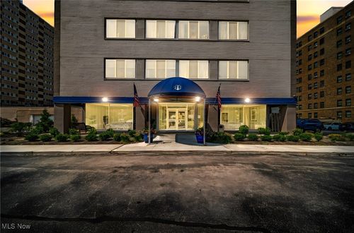 apt-210-12520 Edgewater Dr, Lakewood, OH, 44107-1650 | Card Image