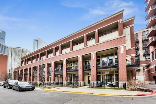 302-324 N Jefferson St, Chicago, IL, 60661-1250 | Card Image