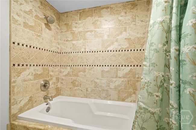 Owners Bathroom | Image 26