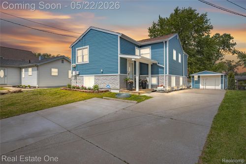 9136 Buckingham St, White Lake, MI, 48386-1513 | Card Image