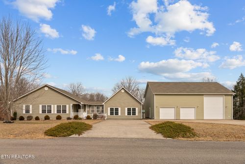 813 Clear Creek Pkwy, Clarkrange, TN, 38553-5358 | Card Image