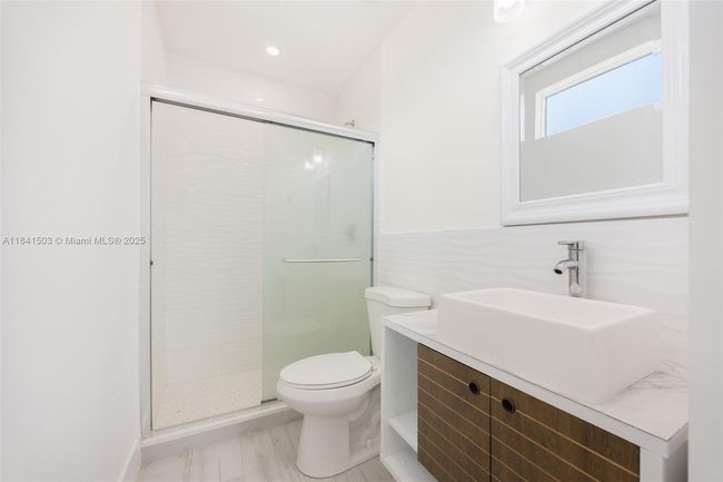 3823 Thomas Ave, House other with 5 bedrooms, 4 bathrooms and null parking in Miami FL | Image 20