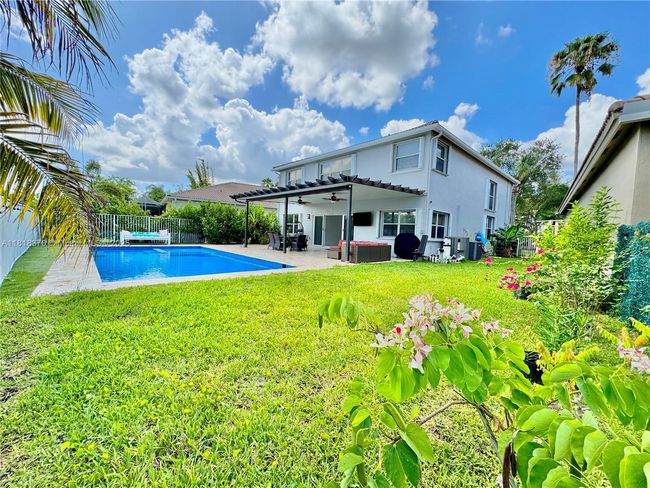 16515 Ruby Lk, House other with 4 bedrooms, 3 bathrooms and null parking in Weston FL | Image 34