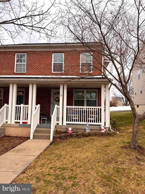 527 May St, POTTSTOWN, PA, 19464-4769 | Card Image