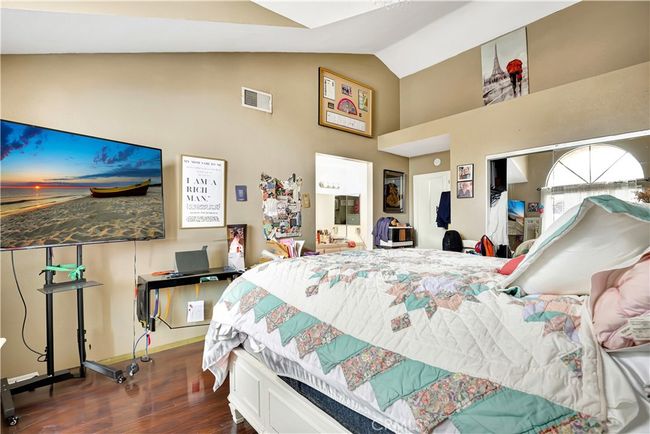 Primary Bedroom Upstairs | Image 16