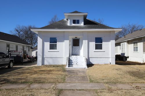 213 D St Nw, Miami, OK, 74354-5709 | Card Image